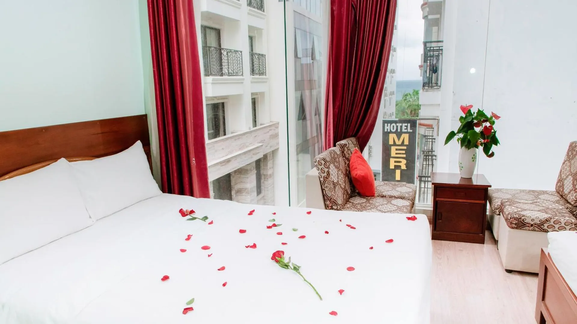 Art Deluxe Hotel Нячанг