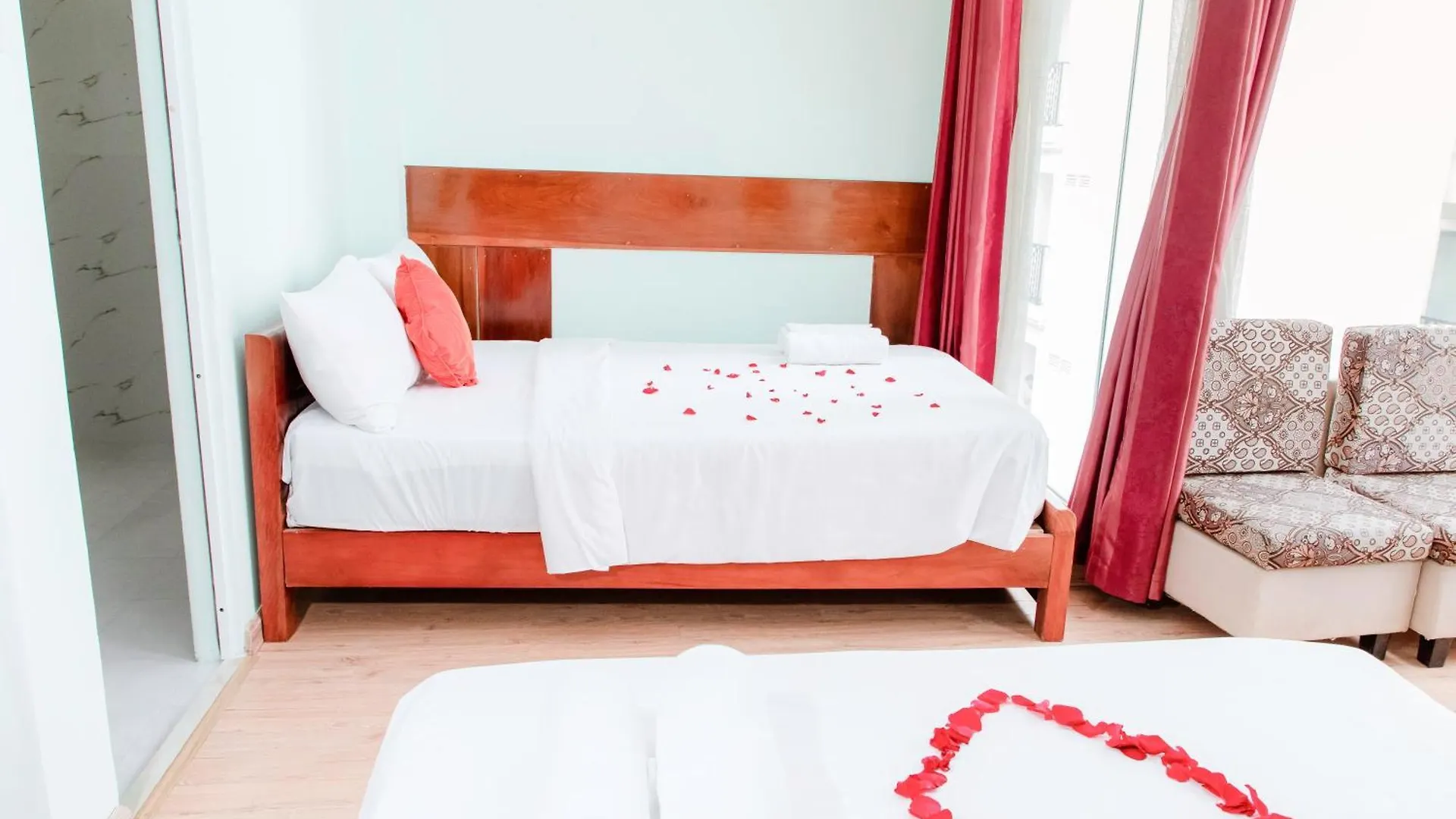 Art Deluxe Hotel Нячанг